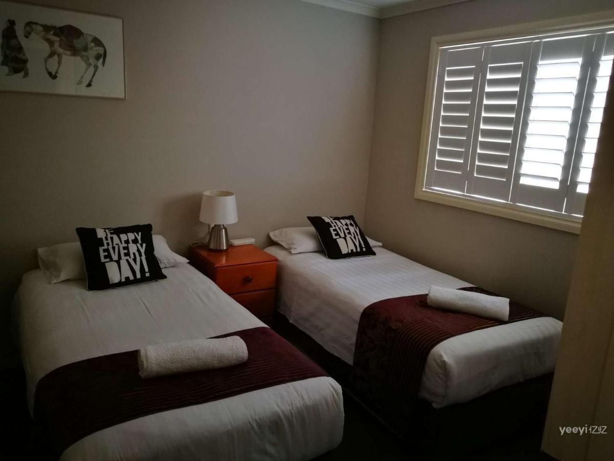 Moonee Valley Views Aparthotel Melbourne Exterior foto