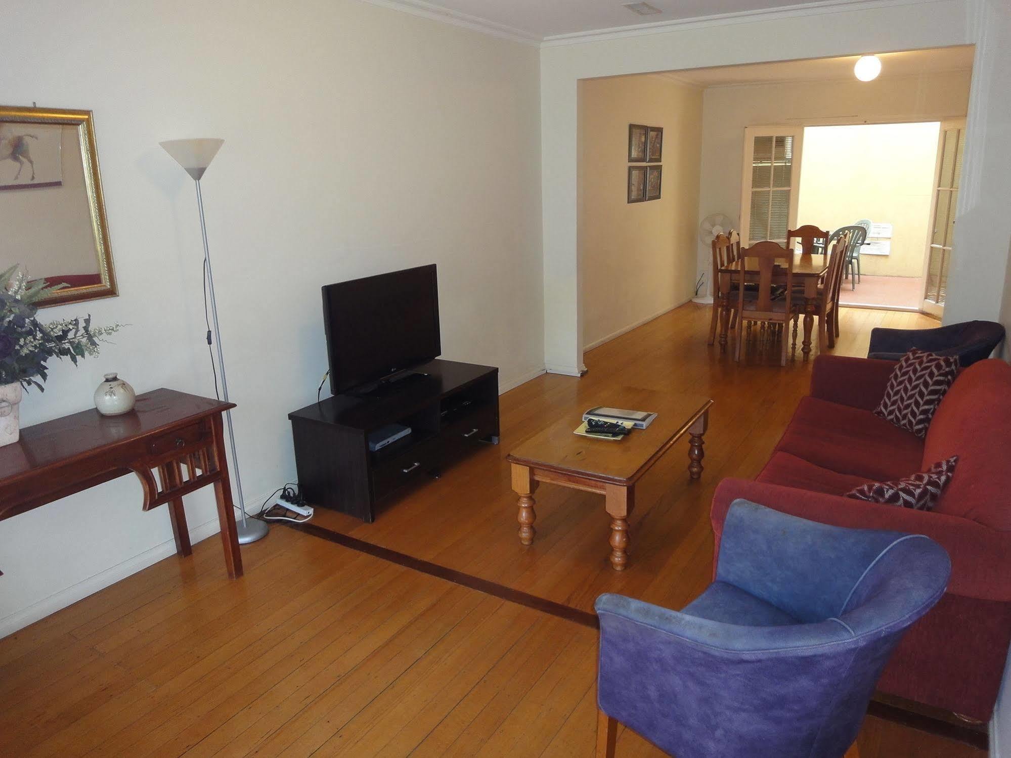 Moonee Valley Views Aparthotel Melbourne Exterior foto
